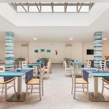 Hotel Il Riccio Porto Cesareo Exteriör bild