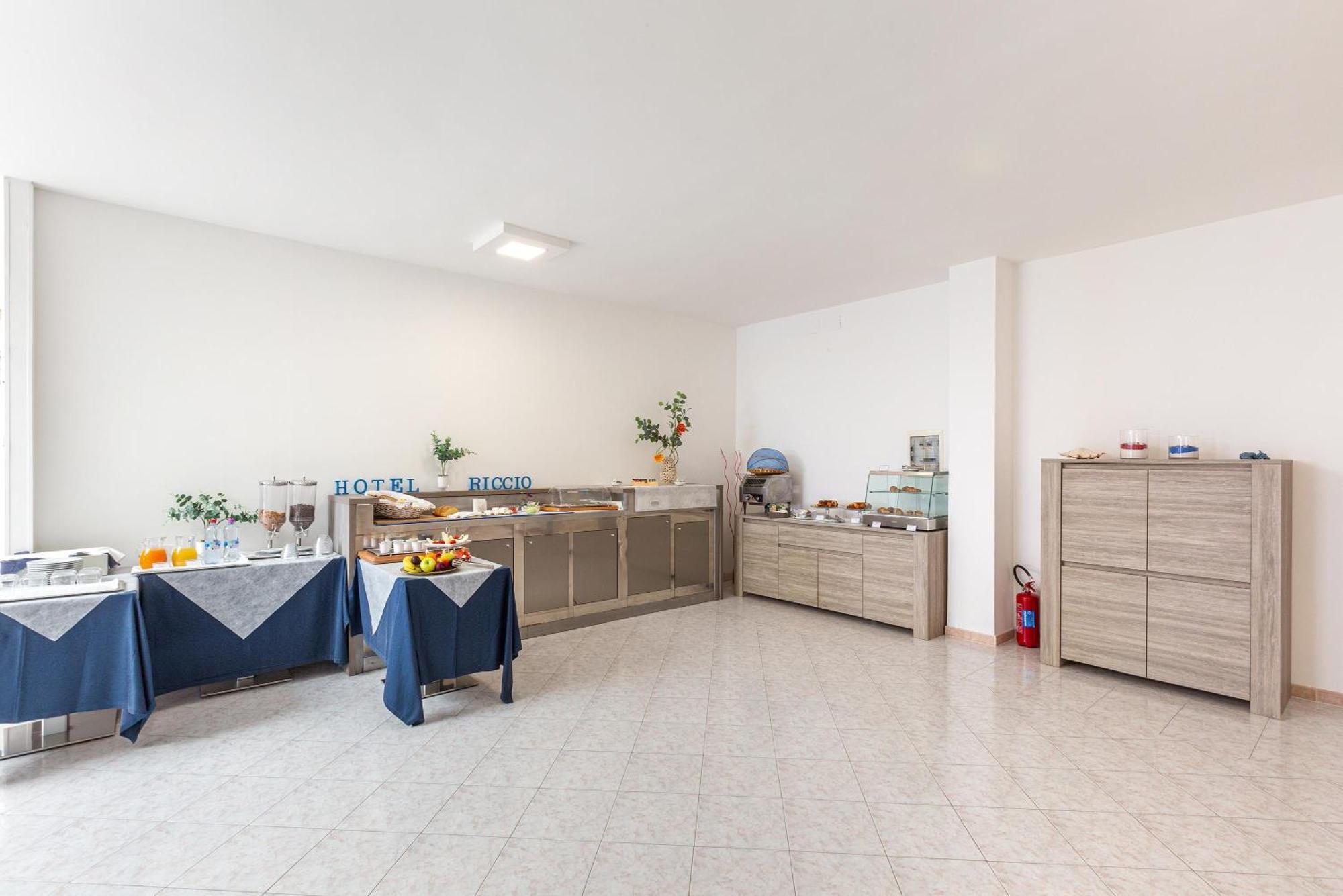 Hotel Il Riccio Porto Cesareo Exteriör bild