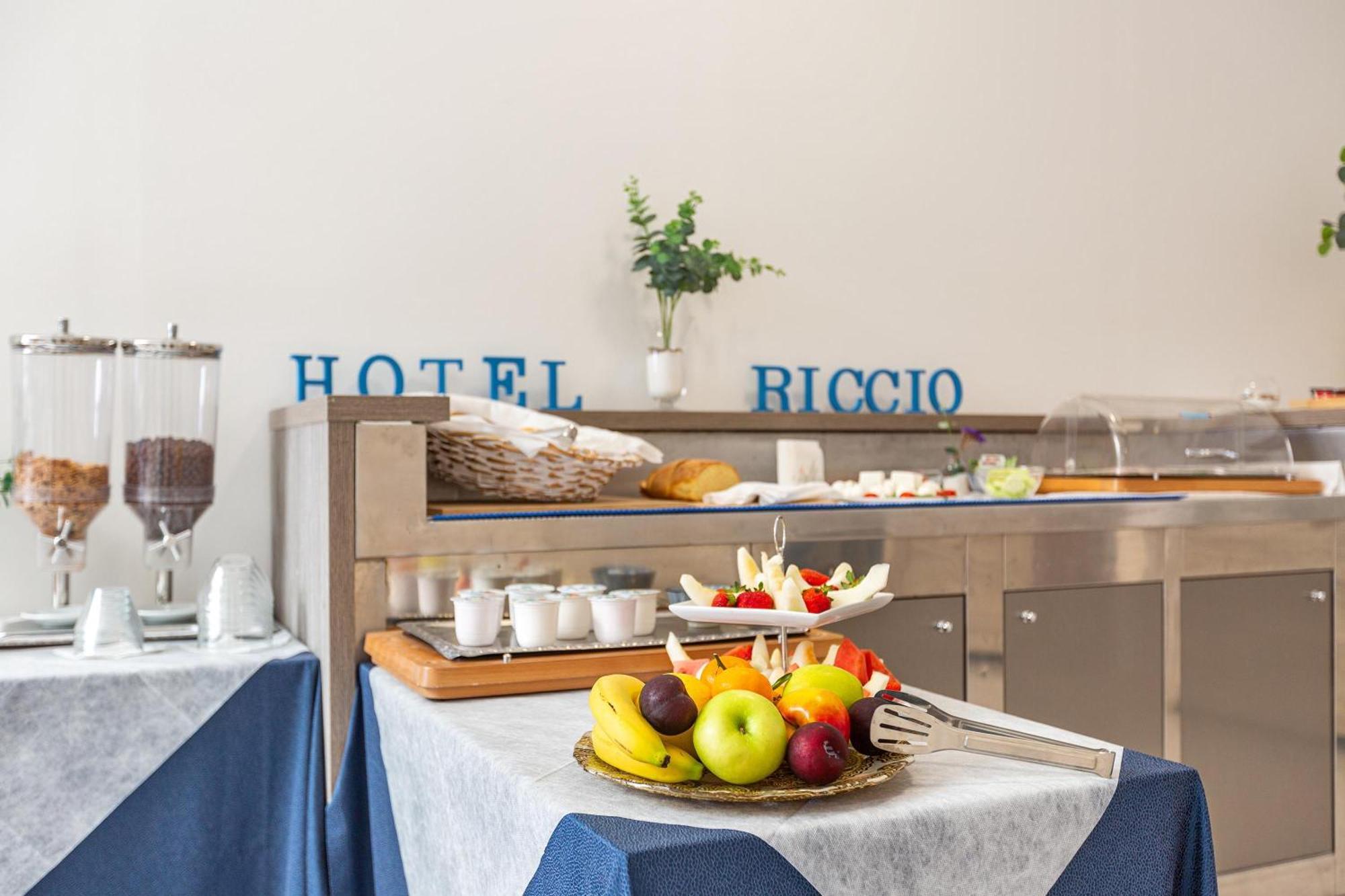 Hotel Il Riccio Porto Cesareo Exteriör bild