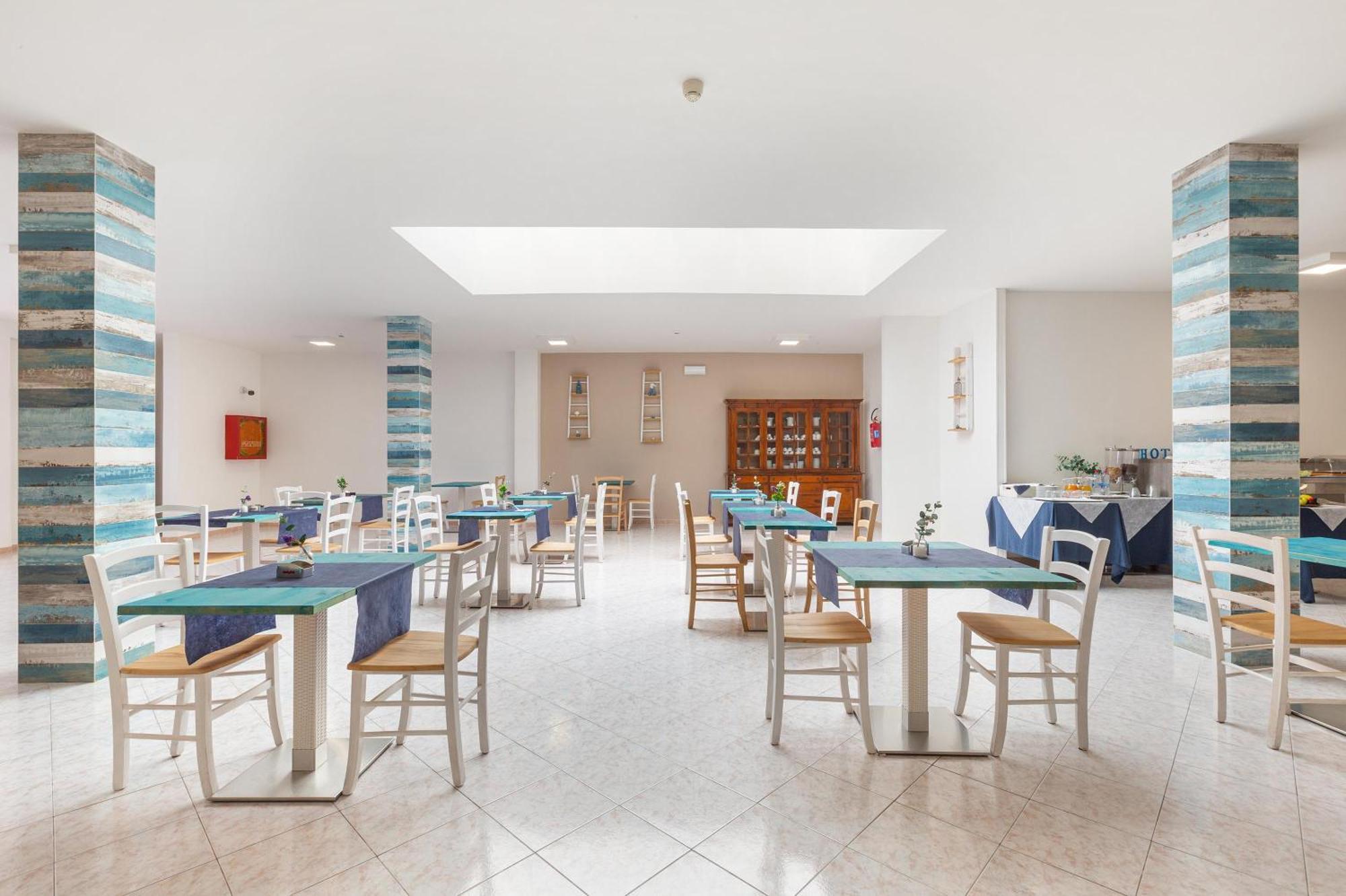 Hotel Il Riccio Porto Cesareo Exteriör bild