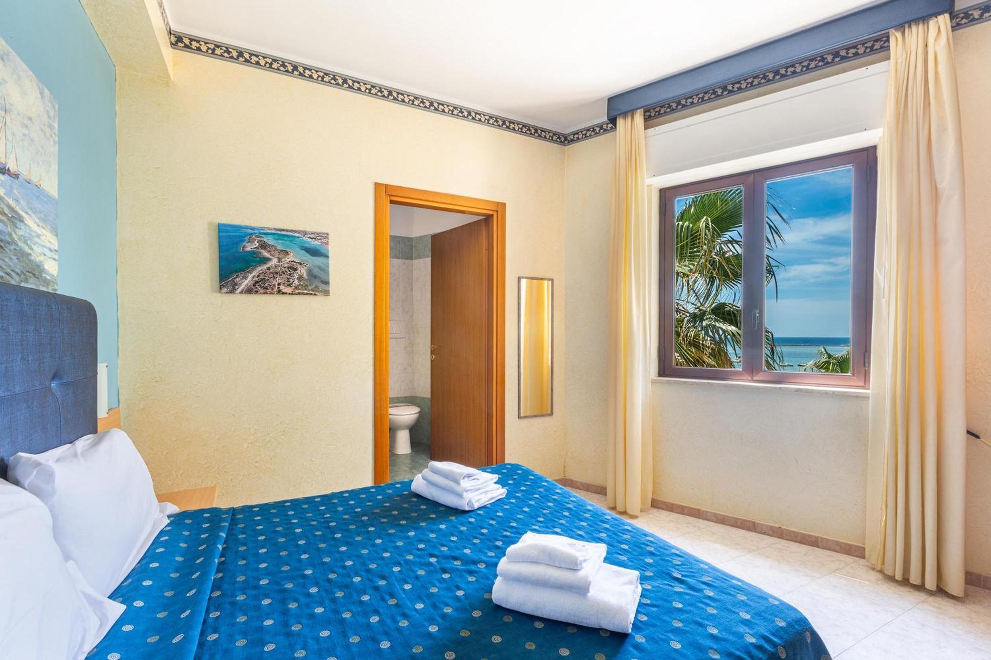 Hotel Il Riccio Porto Cesareo Exteriör bild
