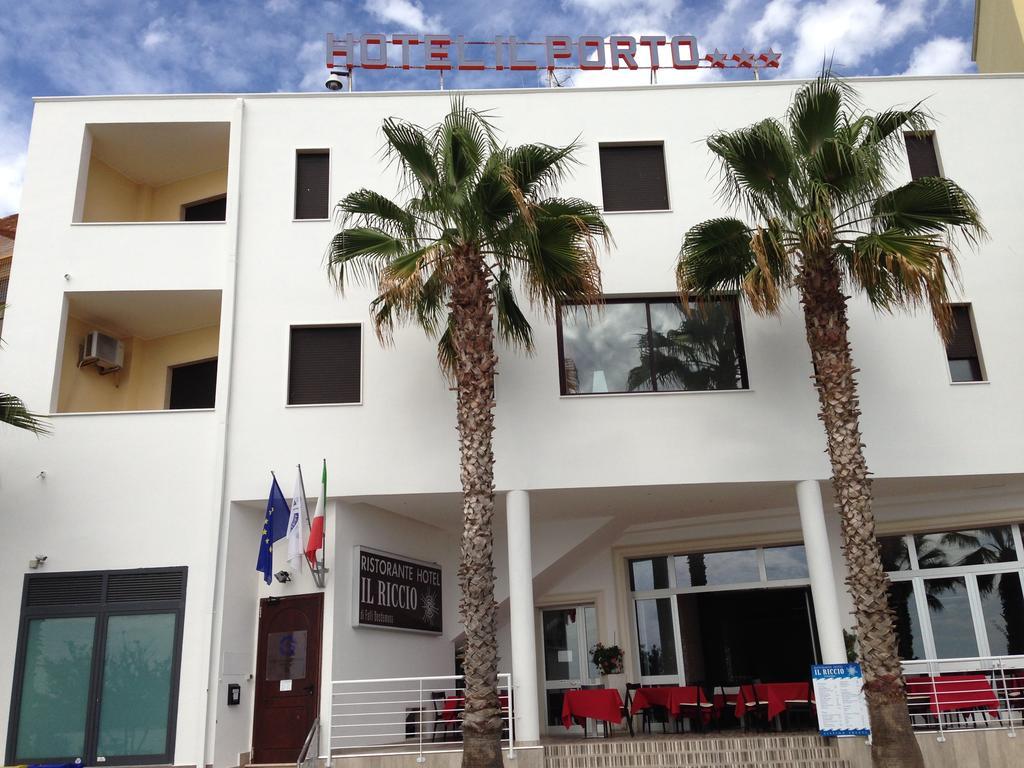 Hotel Il Riccio Porto Cesareo Exteriör bild