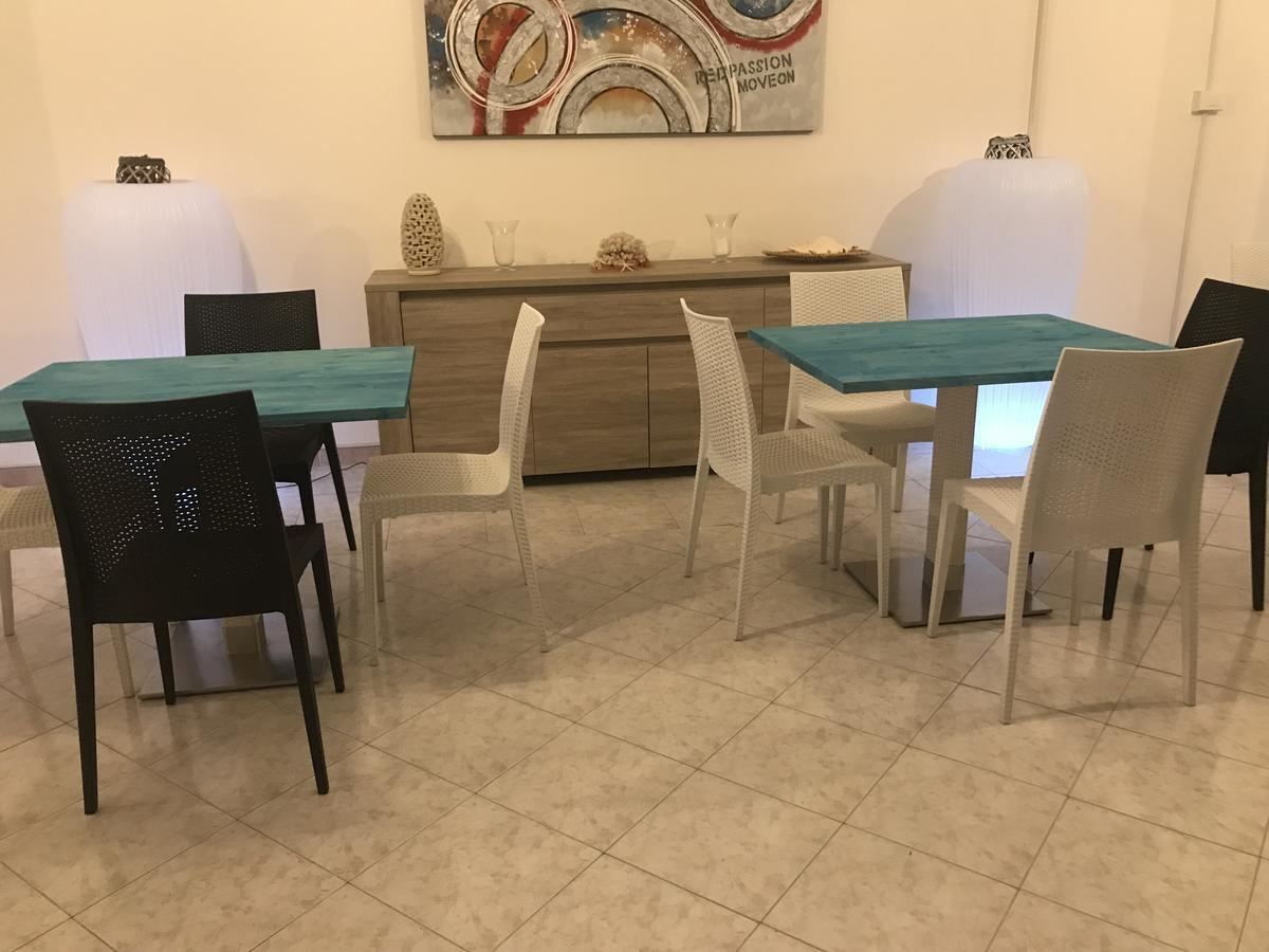 Hotel Il Riccio Porto Cesareo Exteriör bild