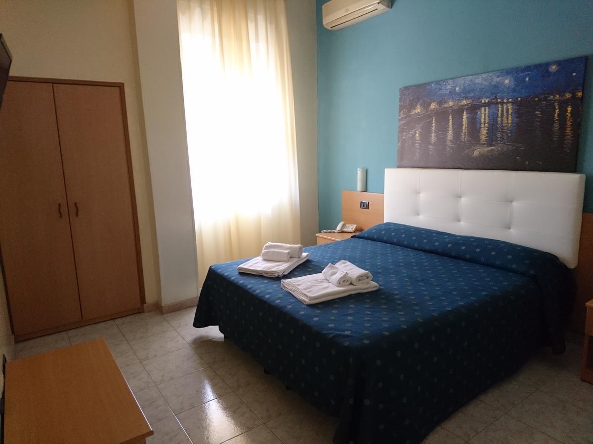 Hotel Il Riccio Porto Cesareo Exteriör bild