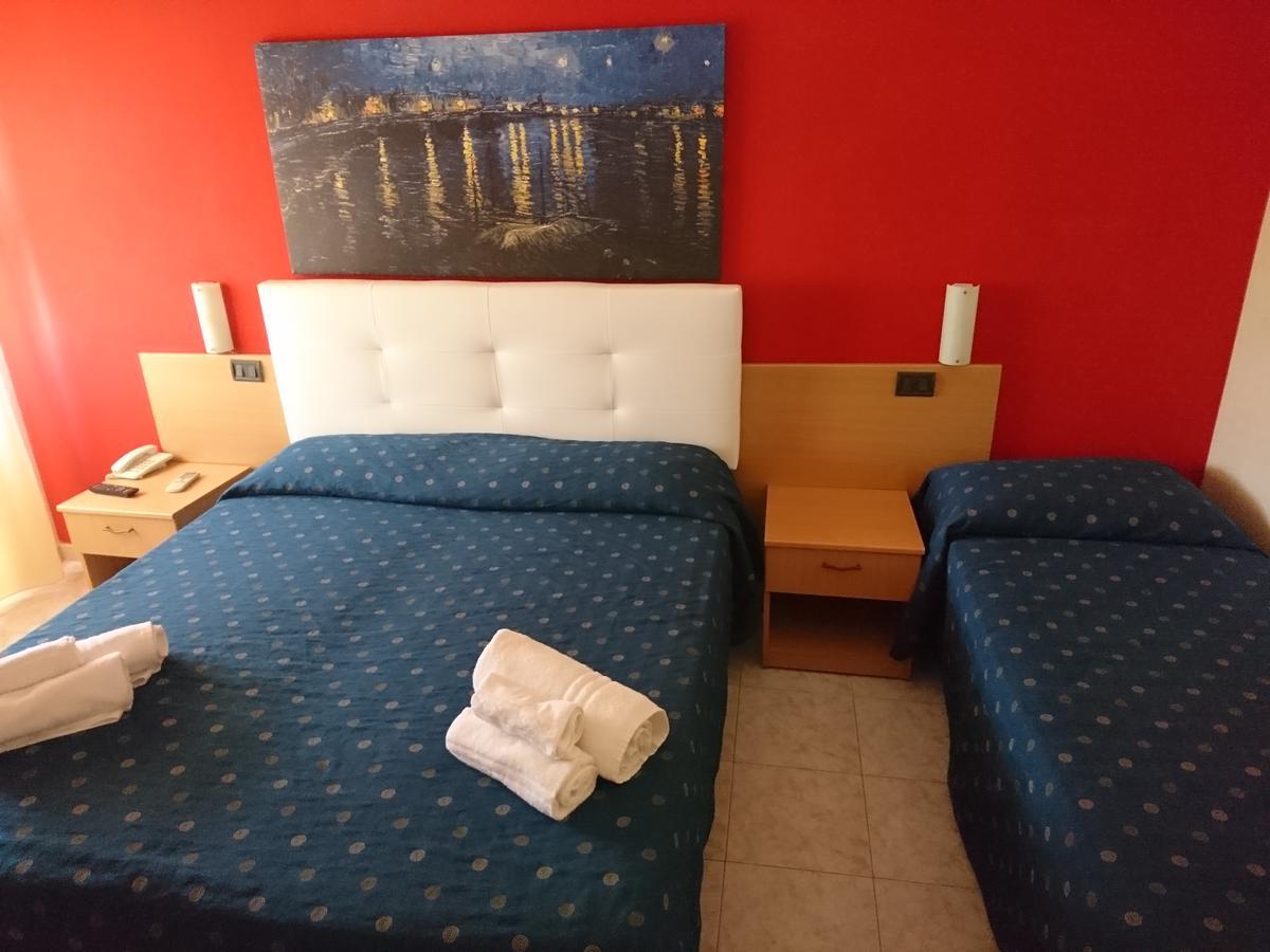 Hotel Il Riccio Porto Cesareo Exteriör bild