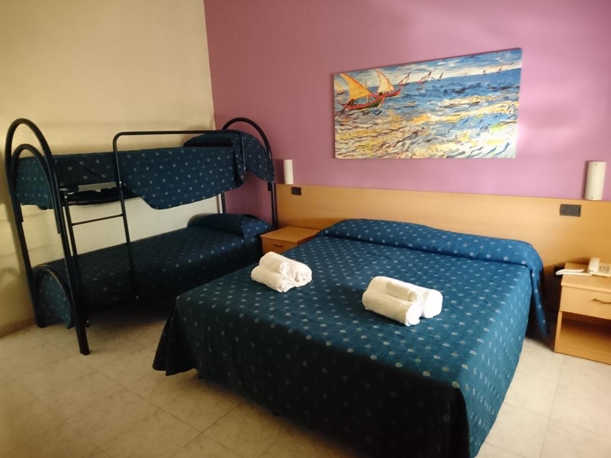 Hotel Il Riccio Porto Cesareo Exteriör bild