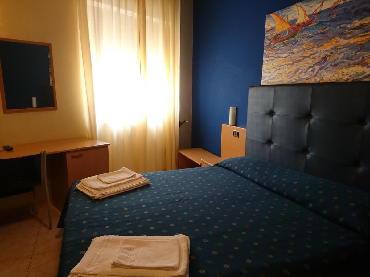 Hotel Il Riccio Porto Cesareo Exteriör bild