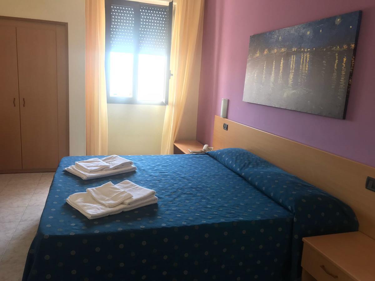 Hotel Il Riccio Porto Cesareo Exteriör bild
