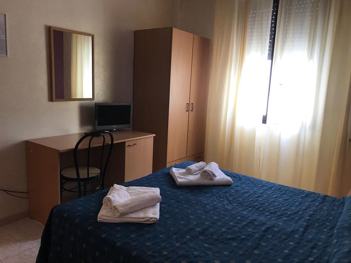 Hotel Il Riccio Porto Cesareo Exteriör bild