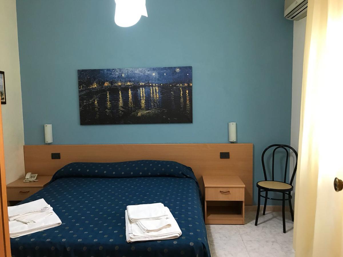 Hotel Il Riccio Porto Cesareo Exteriör bild