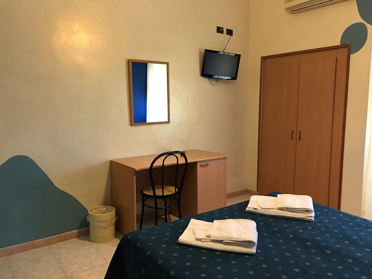 Hotel Il Riccio Porto Cesareo Exteriör bild