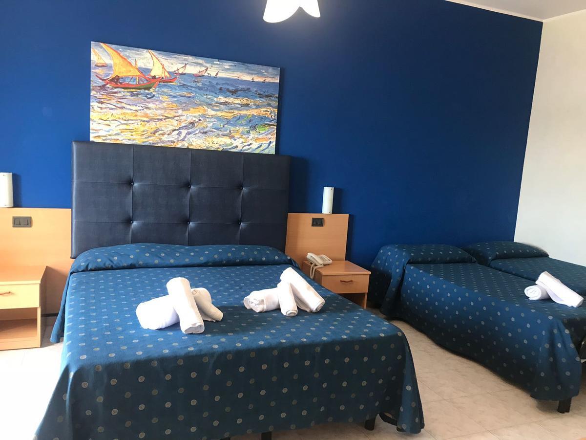 Hotel Il Riccio Porto Cesareo Exteriör bild