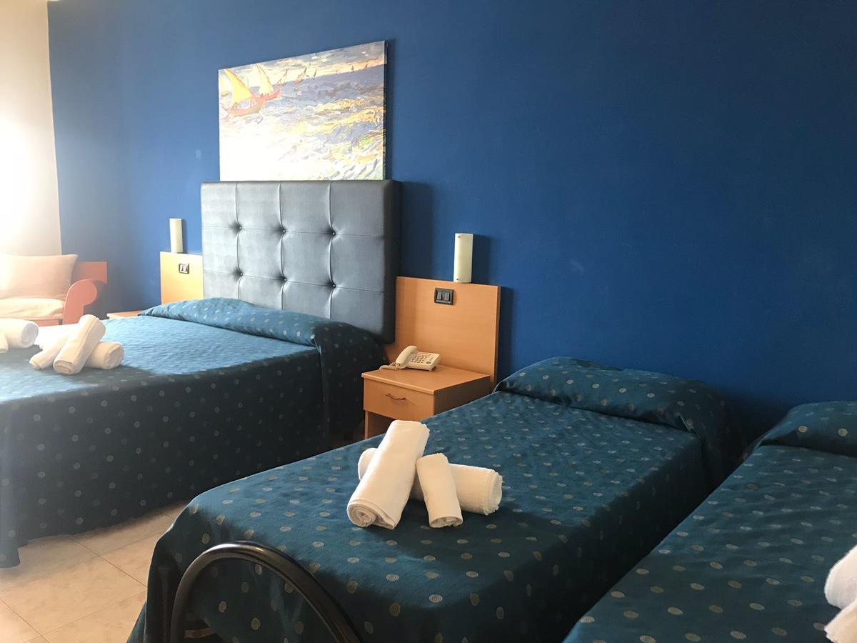 Hotel Il Riccio Porto Cesareo Exteriör bild