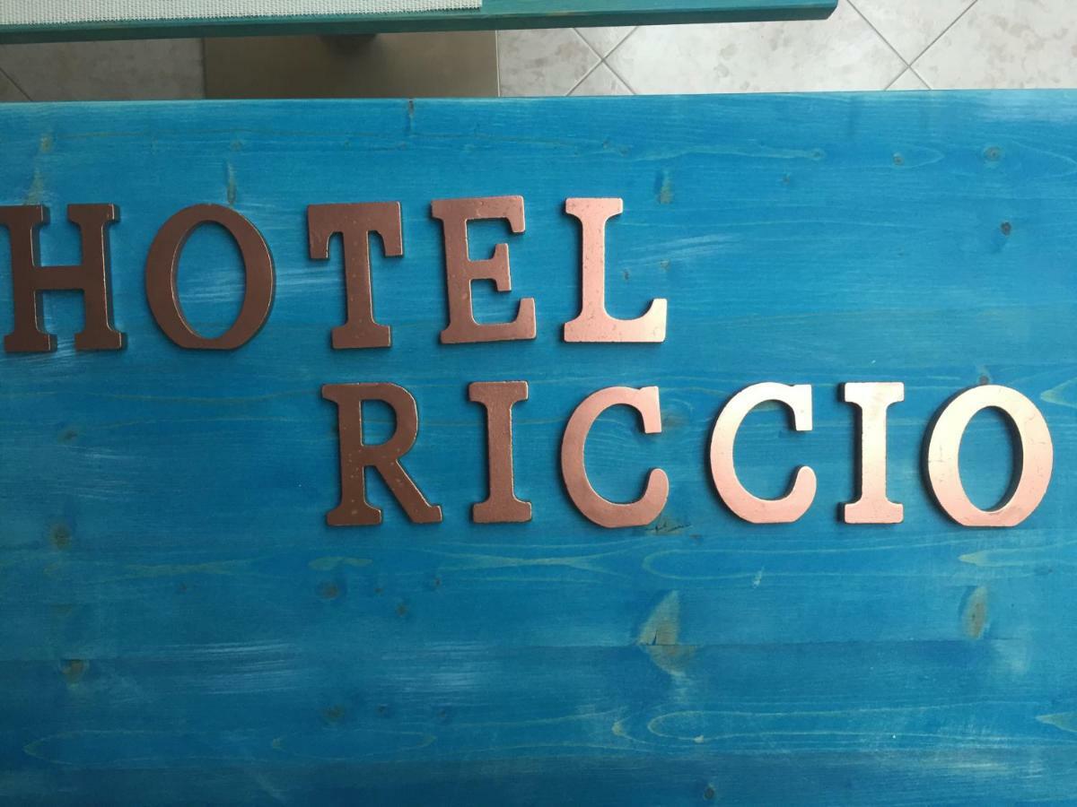 Hotel Il Riccio Porto Cesareo Exteriör bild
